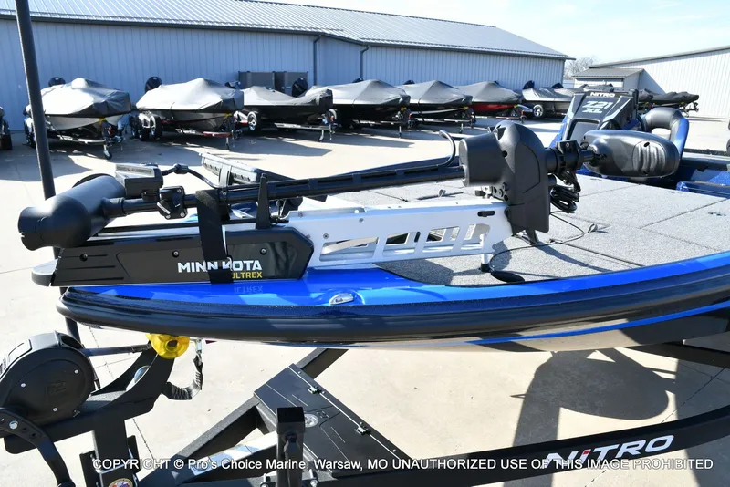 Slide: The Image of Nitro Z21 XL w/250 Pro-XS 4 Stroke 2025 - 29