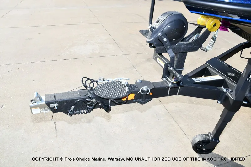 Slide: The Image of Nitro Z21 XL w/250 Pro-XS 4 Stroke 2025 - 31