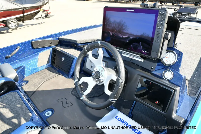 Slide: The Image of Nitro Z21 XL w/250 Pro-XS 4 Stroke 2025 - 39