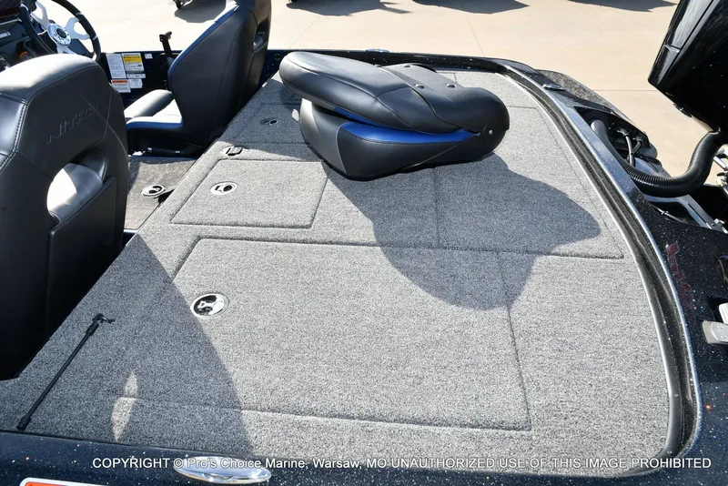 Slide: The Image of Nitro Z21 XL w/250 Pro-XS 4 Stroke 2025 - 40