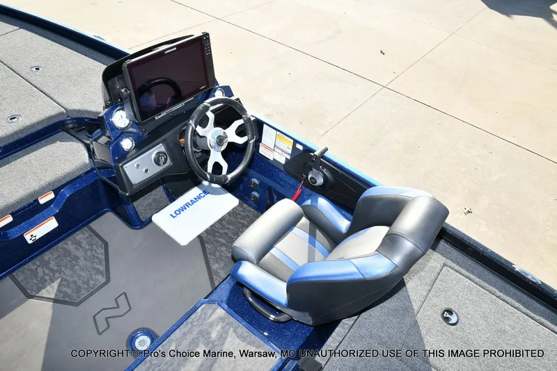 Slide: The Image of Nitro Z21 XL w/250 Pro-XS 4 Stroke 2025 - 43