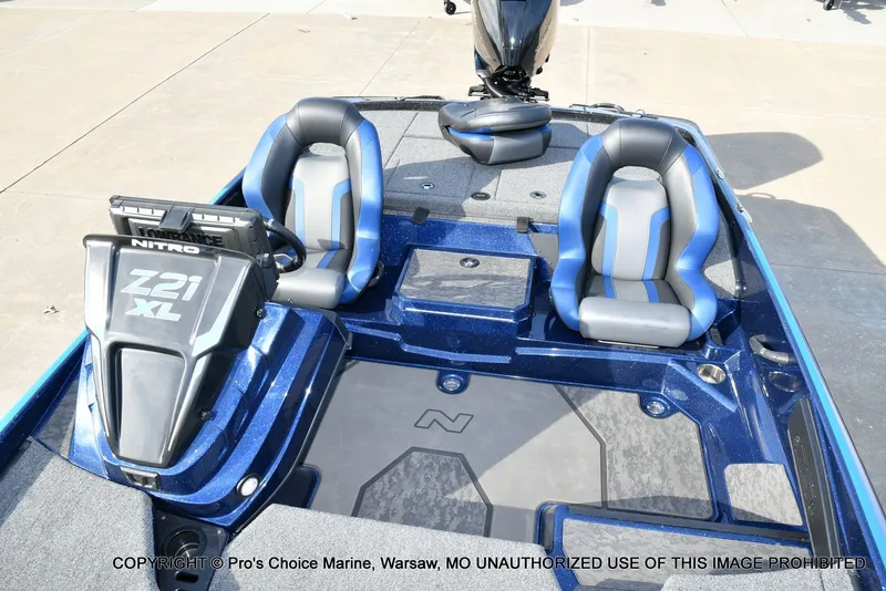 Slide: The Image of Nitro Z21 XL w/250 Pro-XS 4 Stroke 2025 - 50