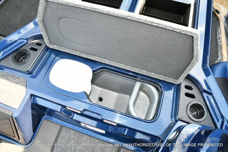 Slide: The Image of Nitro Z21 XL w/250 Pro-XS 4 Stroke 2025 - 55