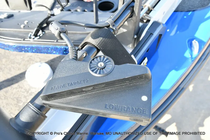 Slide: The Image of Nitro Z21 XL w/250 Pro-XS 4 Stroke 2025 - 6