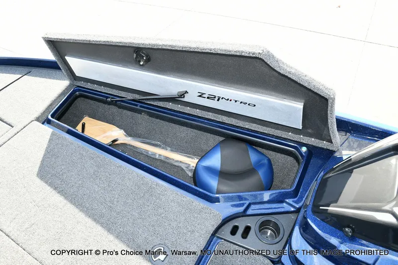 Slide: The Image of Nitro Z21 XL w/250 Pro-XS 4 Stroke 2025 - 60