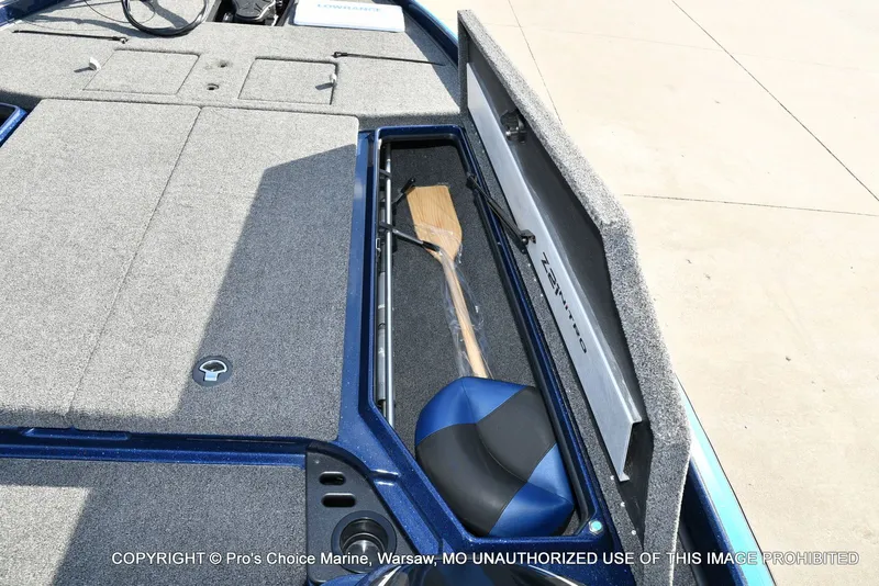 Slide: The Image of Nitro Z21 XL w/250 Pro-XS 4 Stroke 2025 - 61