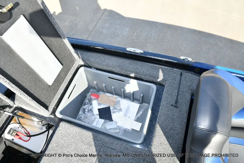 Slide: The Image of Nitro Z21 XL w/250 Pro-XS 4 Stroke 2025 - 66