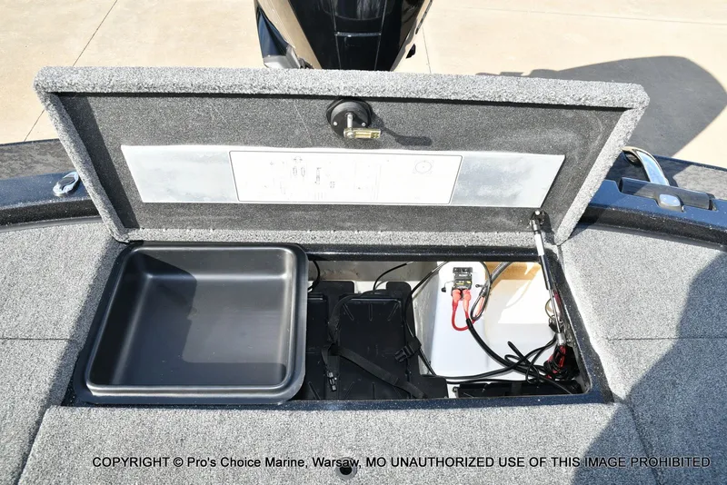 Slide: The Image of Nitro Z21 XL w/250 Pro-XS 4 Stroke 2025 - 67