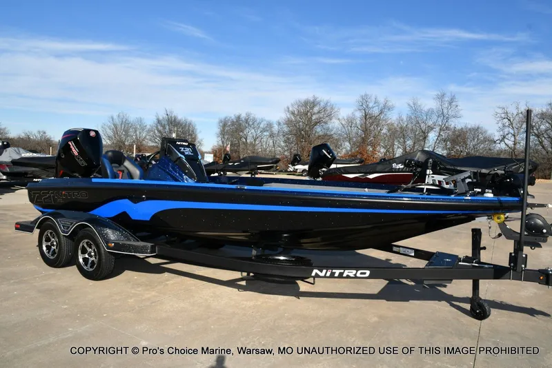 Slide: The Image of Nitro Z21 XL w/250 Pro-XS 4 Stroke 2025 - 77