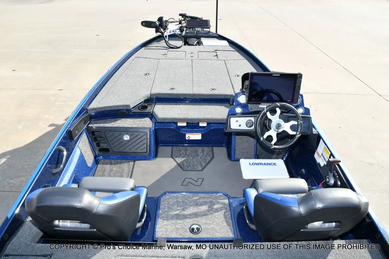 Slide: The Image of Nitro Z21 XL w/250 Pro-XS 4 Stroke 2025 - 9