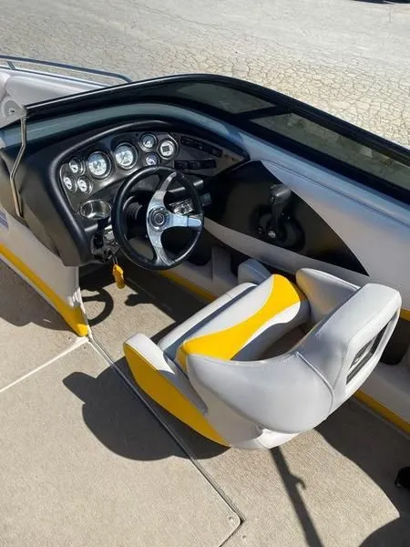 Slide: The Image of Crownline Boats 21 SS 2013 - 5