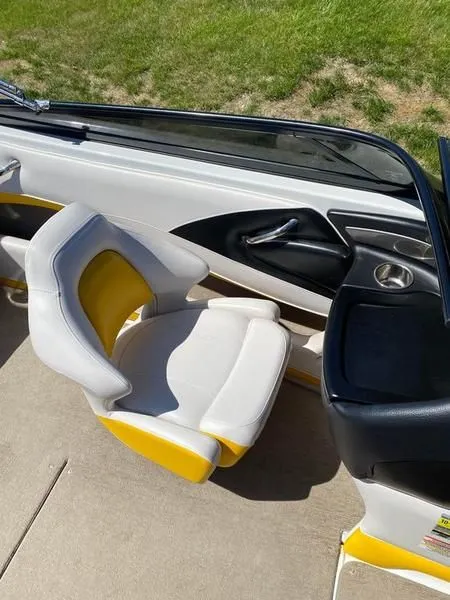 Slide: The Image of Crownline Boats 21 SS 2013 - 8