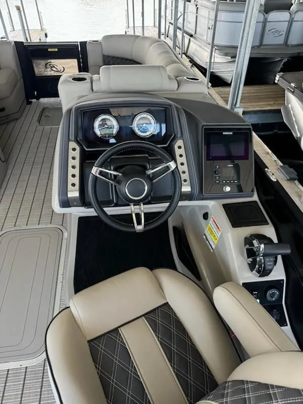 Slide: The Image of Barletta Lusso L23UC 2022 - 4