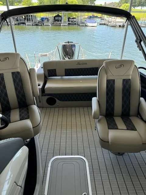 Slide: The Image of Barletta Lusso L23UC 2022 - 5