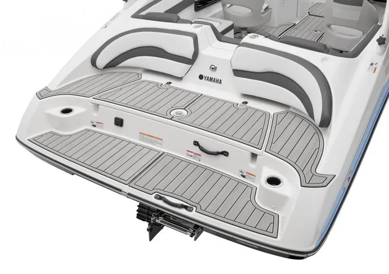 Slide: The Image of Yamaha 195S 2025 - 27