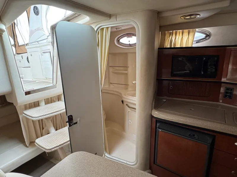 Slide: The Image of Sea Ray 300 SUNDANCER 2002 - 40