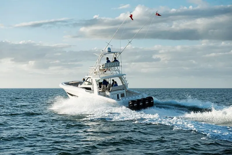 Slide: The Image of Boston Whaler 420 Outrage 2027 - 5