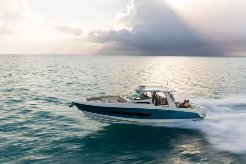 Slide: The Image of Boston Whaler 420 Outrage 2027 - 40