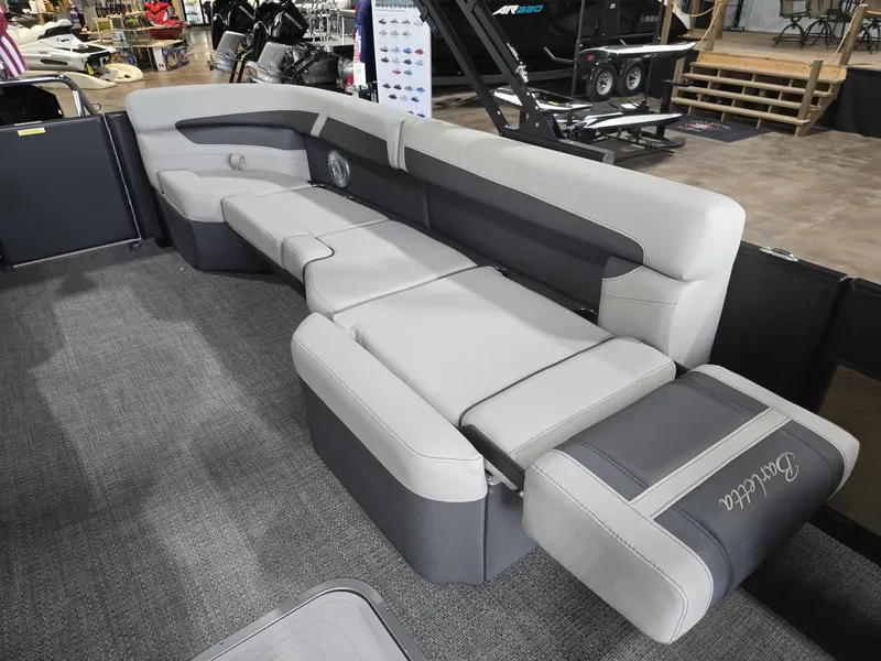 Slide: The Image of Barletta Cabrio C22Q 2025 - 13