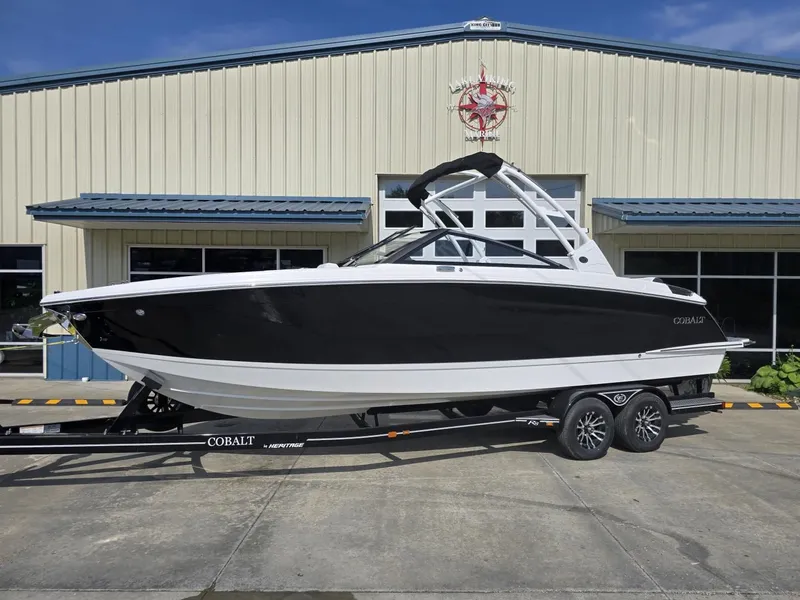 The Image of Cobalt R8 2025 - 1