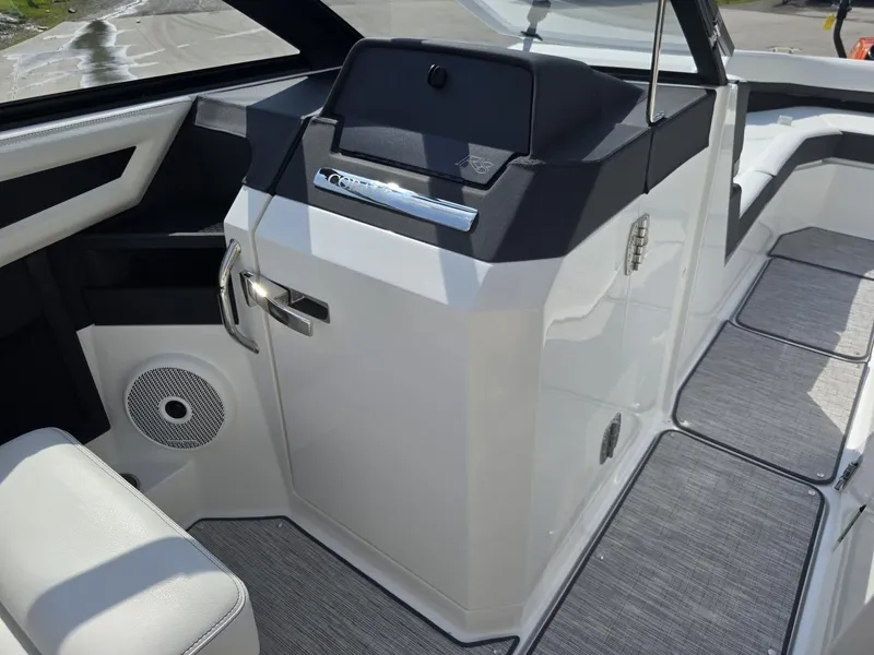 Slide: The Image of Cobalt R8 2025 - 15