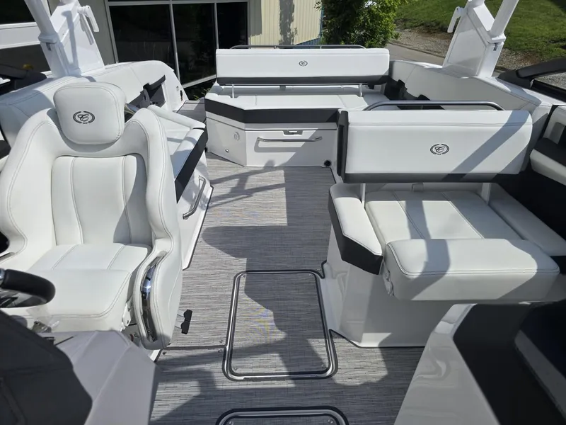 Slide: The Image of Cobalt R8 2025 - 29