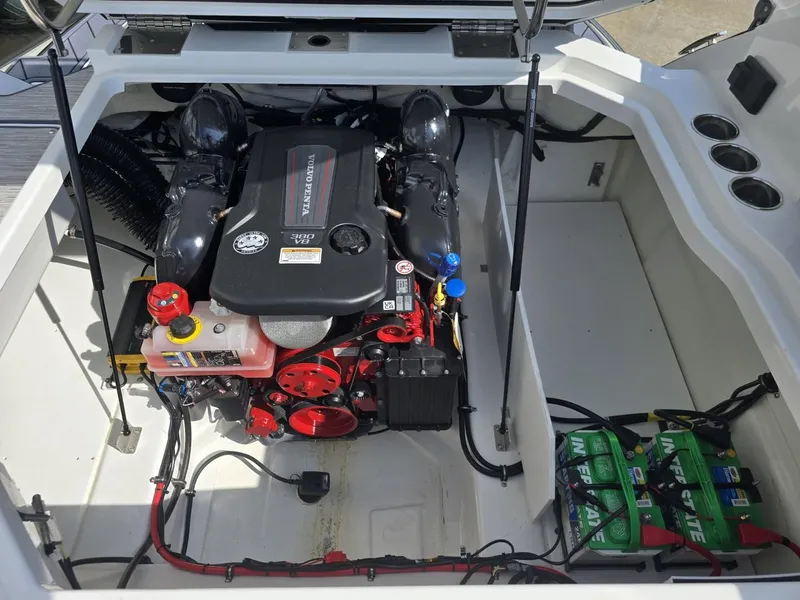 Slide: The Image of Cobalt R8 2025 - 31