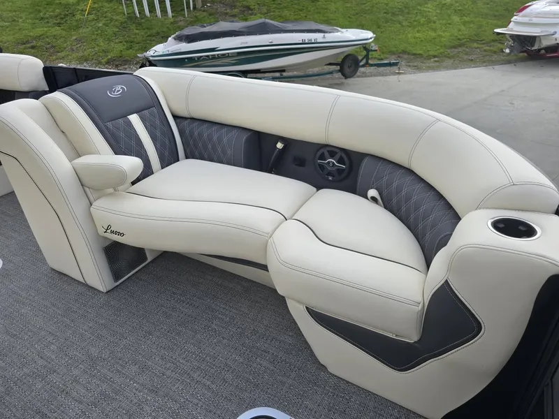 Slide: The Image of Barletta Lusso L23QSS 2025 - 12