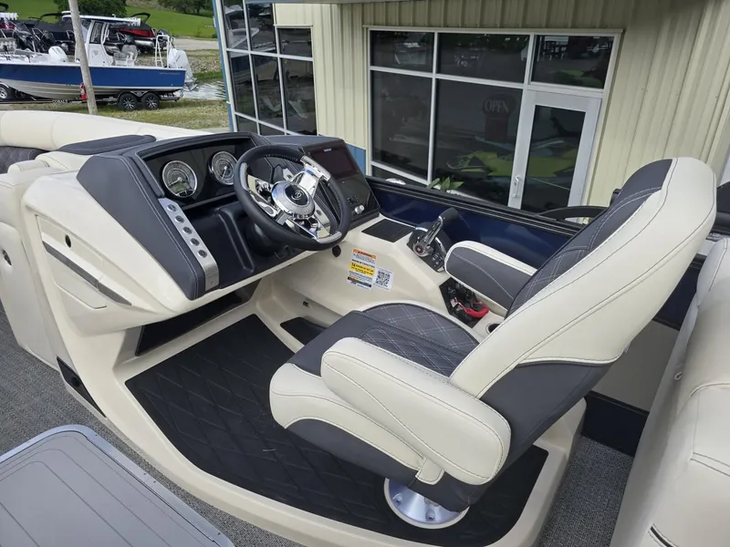 Slide: The Image of Barletta Lusso L23QSS 2025 - 14