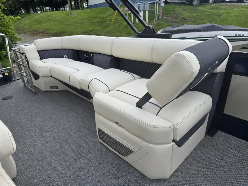 Slide: The Image of Barletta Lusso L23QSS 2025 - 19