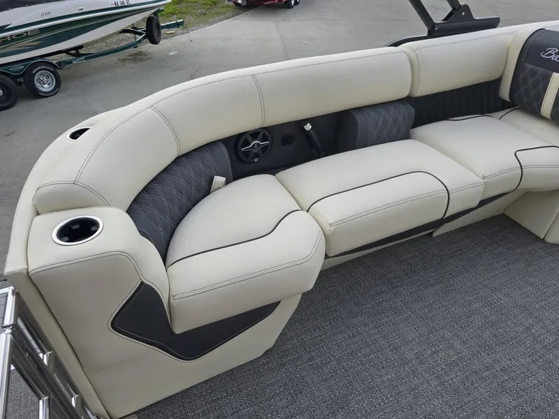 Slide: The Image of Barletta Lusso L23QSS 2025 - 21