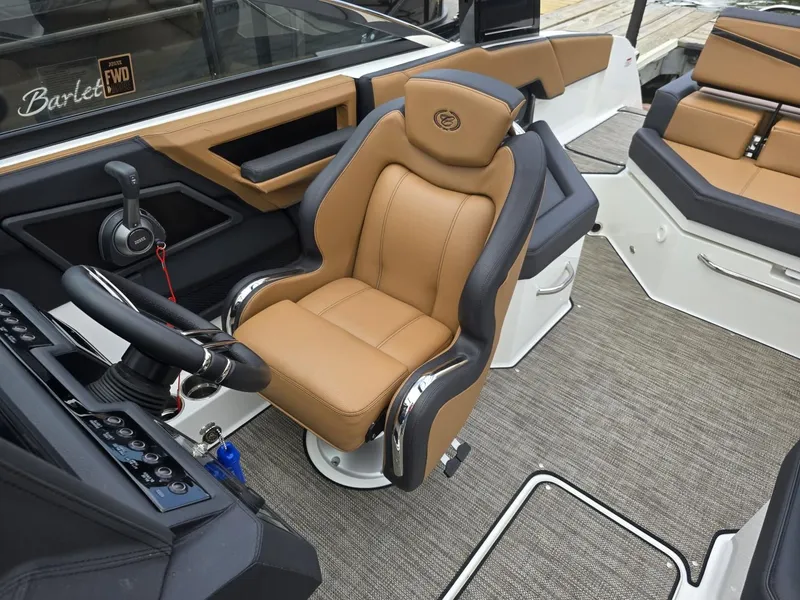 Slide: The Image of Cobalt R4 Surf 2023 - 12