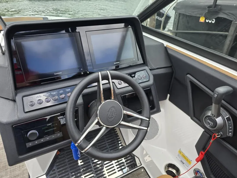 Slide: The Image of Cobalt R4 Surf 2023 - 14