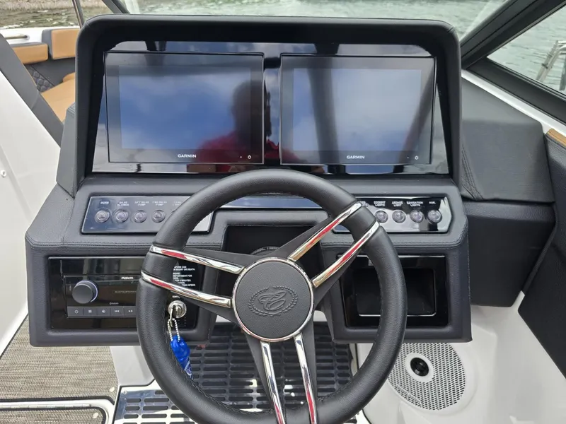 Slide: The Image of Cobalt R4 Surf 2023 - 15