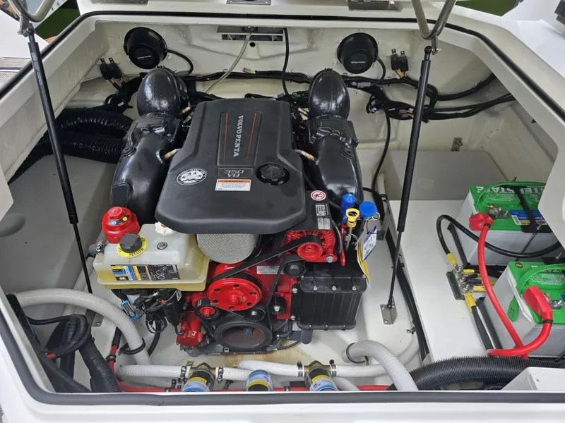 Slide: The Image of Cobalt R4 Surf 2023 - 21