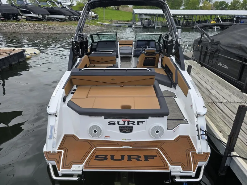 Slide: The Image of Cobalt R4 Surf 2023 - 5