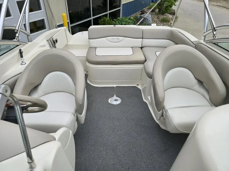 Slide: The Image of Sea Ray 220 Sundeck 2003 - 20