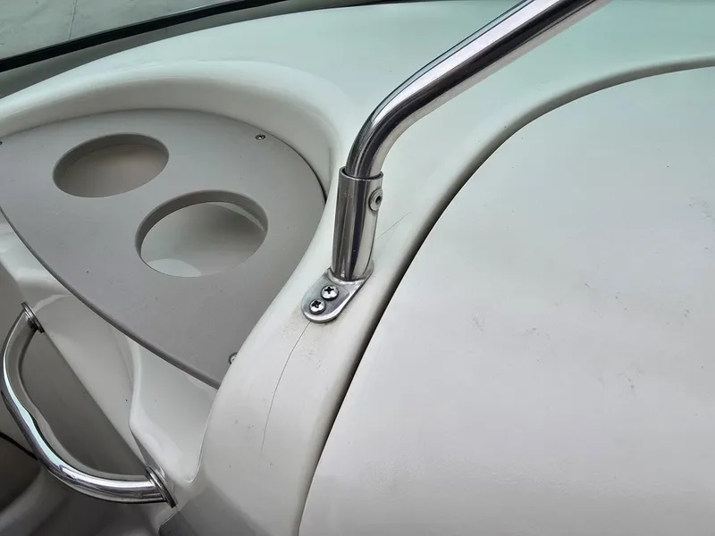 Slide: The Image of Sea Ray 220 Sundeck 2003 - 24