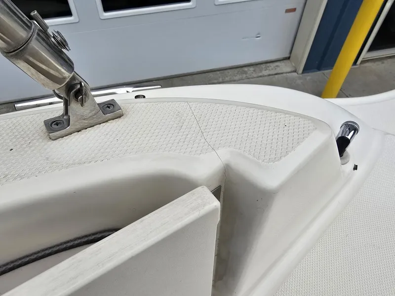 Slide: The Image of Sea Ray 220 Sundeck 2003 - 25