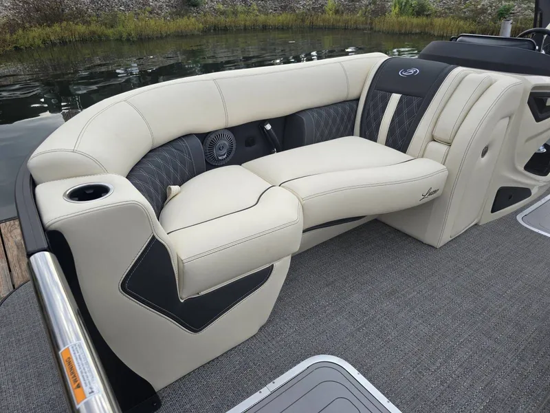 Slide: The Image of Barletta Lusso L23UA 2026 - 11