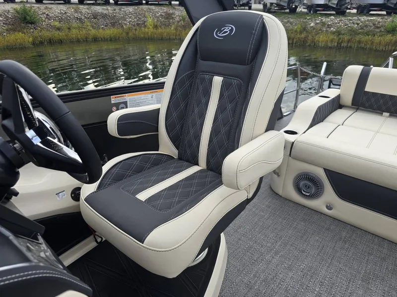 Slide: The Image of Barletta Lusso L23UA 2026 - 13