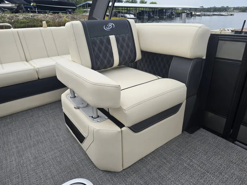 Slide: The Image of Barletta Lusso L23UA 2026 - 18