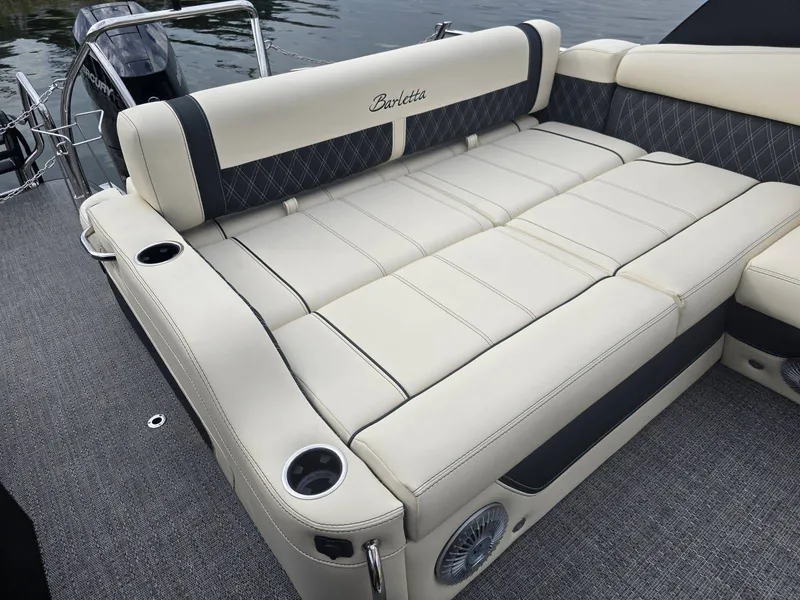 Slide: The Image of Barletta Lusso L23UA 2026 - 22