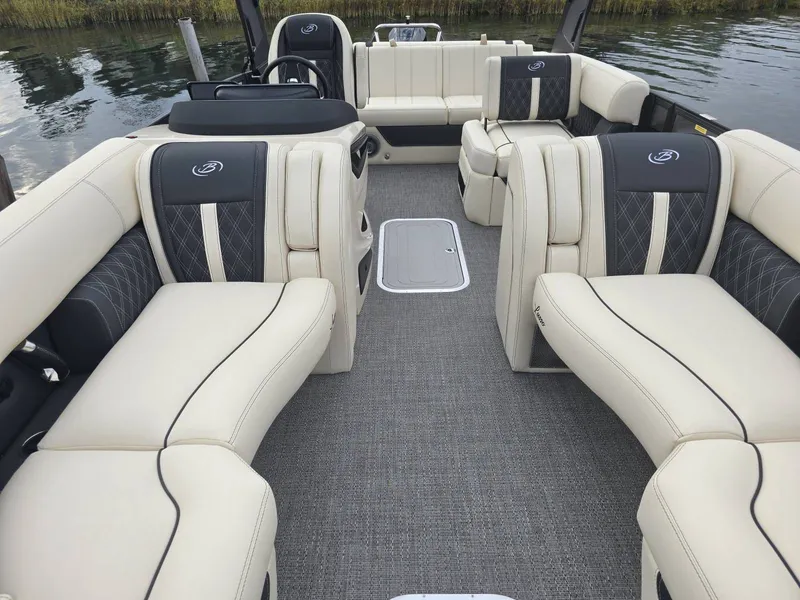 Slide: The Image of Barletta Lusso L23UA 2026 - 9