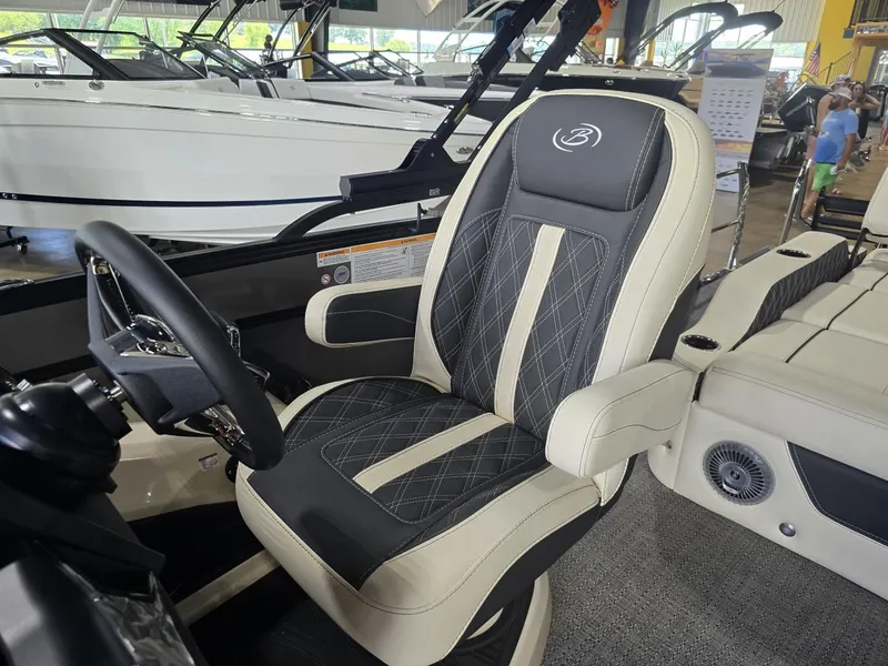 Slide: The Image of Barletta Lusso L23U 2026 - 15