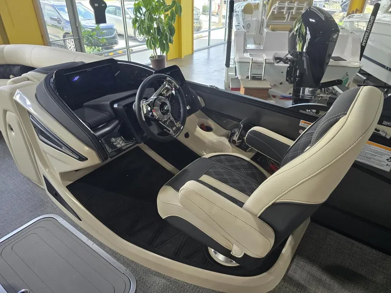 Slide: The Image of Barletta Lusso L23U 2026 - 16