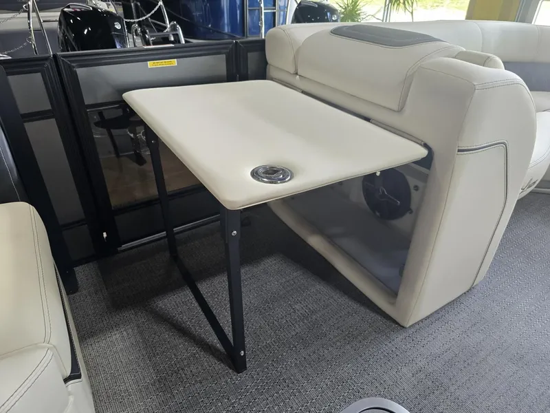 Slide: The Image of Barletta Lusso L23U 2026 - 22