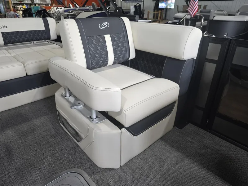 Slide: The Image of Barletta Lusso L23U 2026 - 23