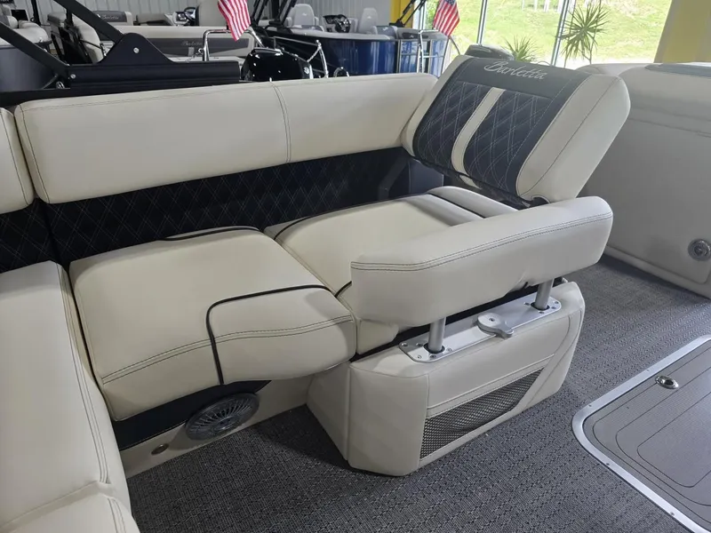 Slide: The Image of Barletta Lusso L23U 2026 - 25