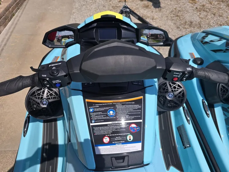 Slide: The Image of Yamaha Wave Runners Vx Ltd Ho 2025 - 3